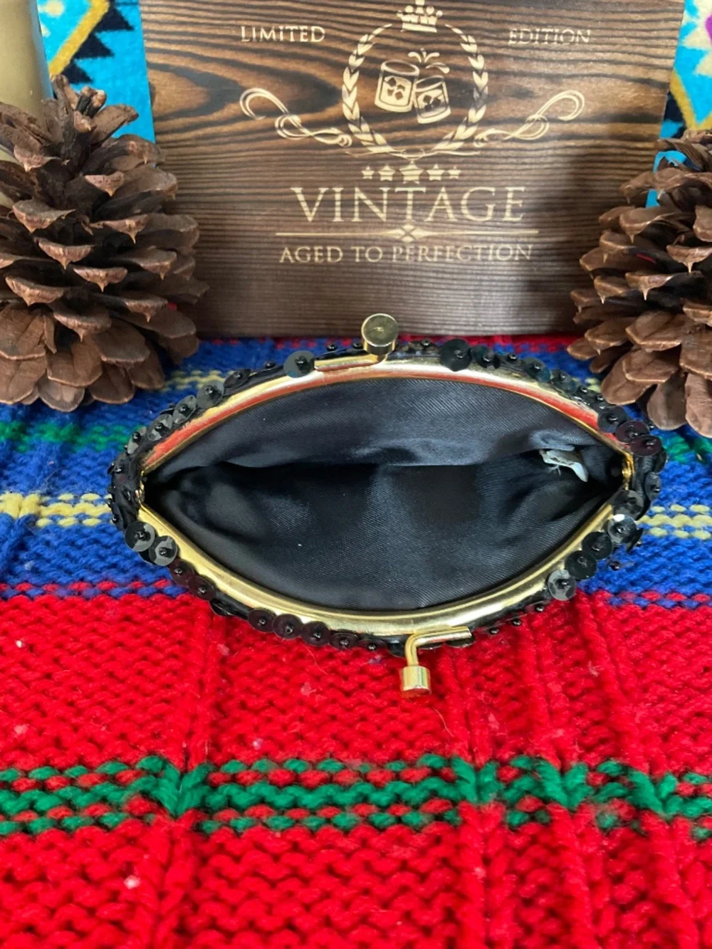 Vintage Hand- Beaded Sequin Evening Kisslock Coin Purse Pouch- Midnight Black